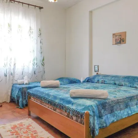 Appartement Five Bedroom In Guardia Piemontese Cs